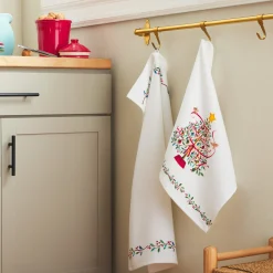 Holly Berry Christmas Tree Kitchen Towel Set|Fiesta Factory Direct Hot